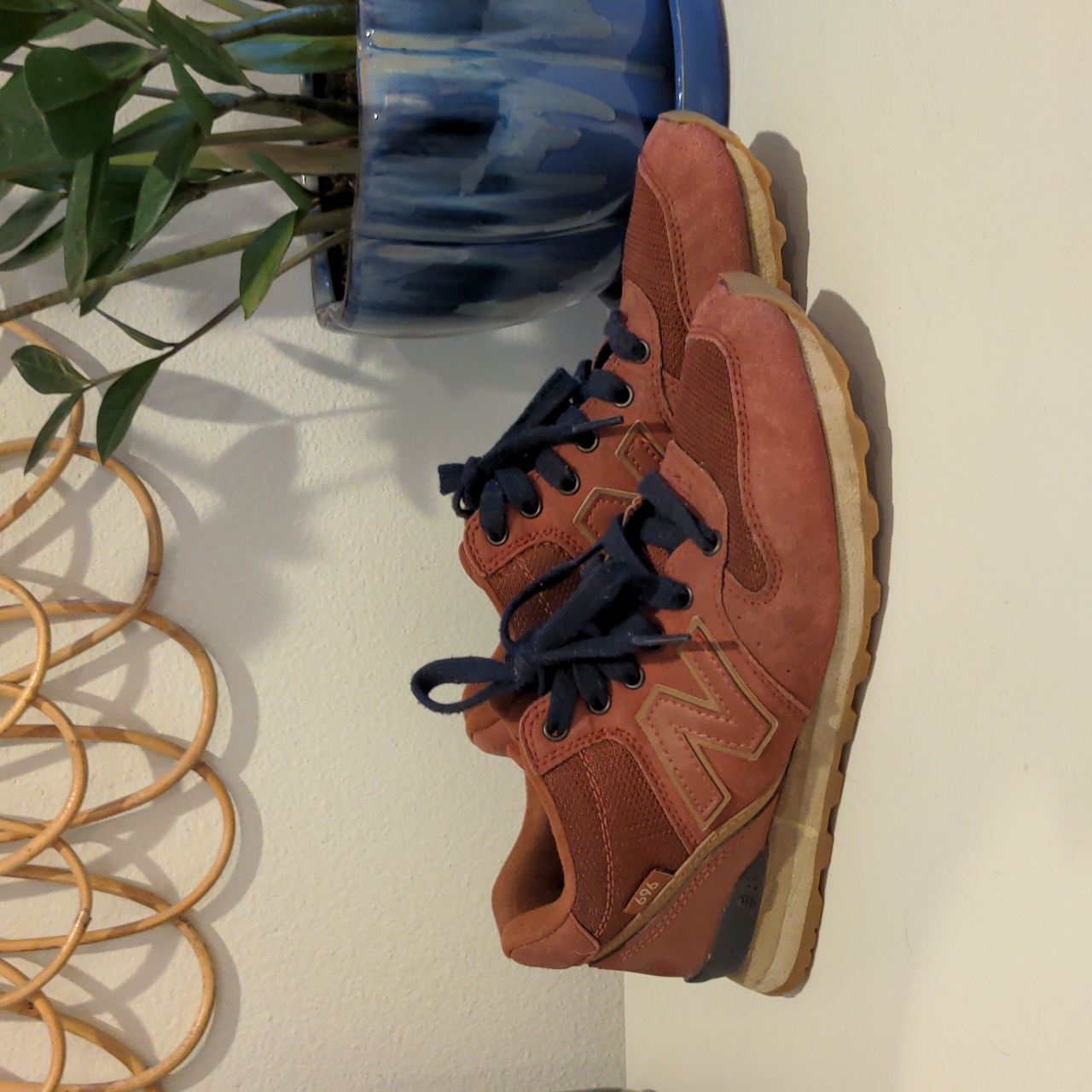 New Balance 696